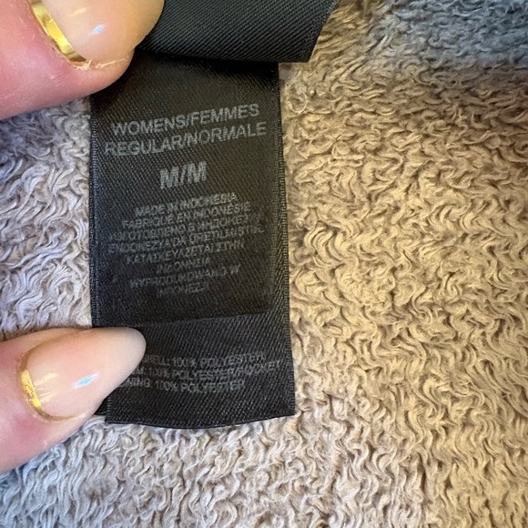 The North Face Women's Gray Teddy Jacket - Picture 11 of 14